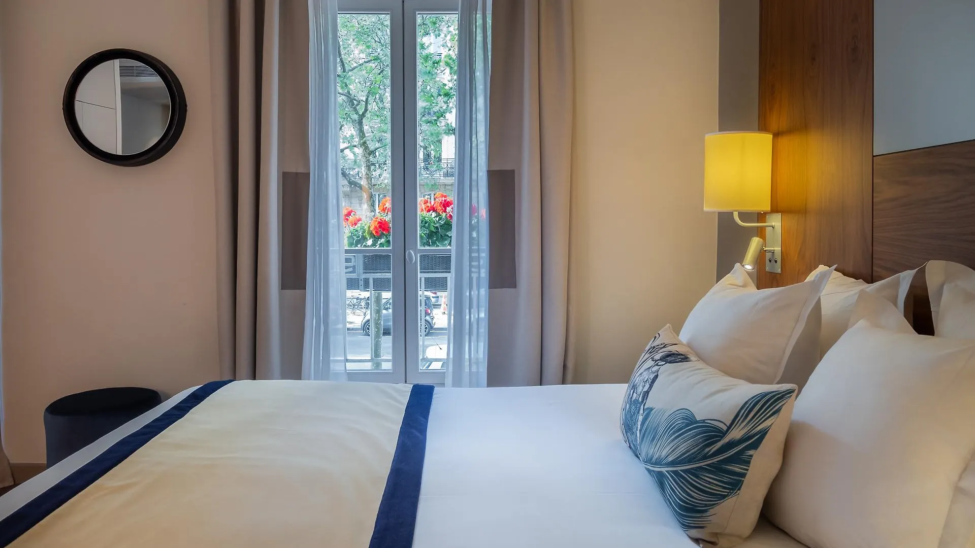 Hotel Le Tourville By Inwood Hotels Paris