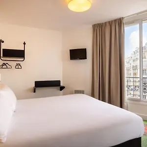 كورنر ايفل فندق